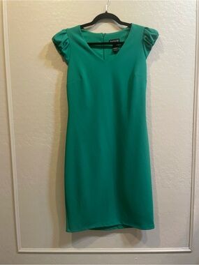 Enfocus Studio Emerald Green V-Neck Sheath Dress